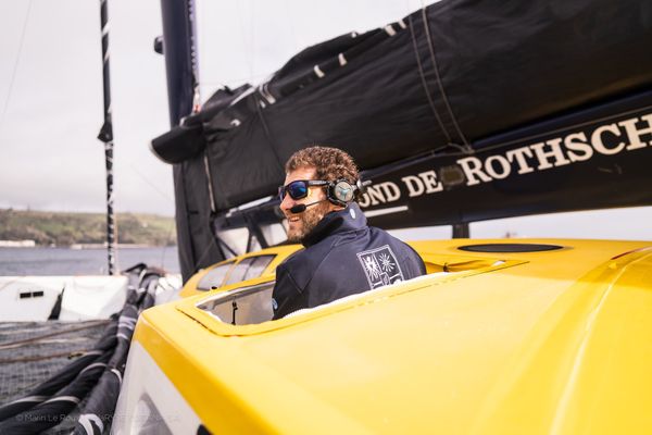 Charles Caudrelier prévoit d’arriver lundi à Brest après son escale aux Açores