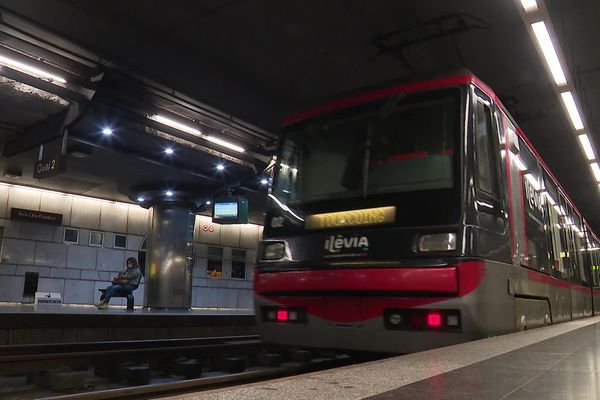 Le tramway lillois direction Tourcoing.