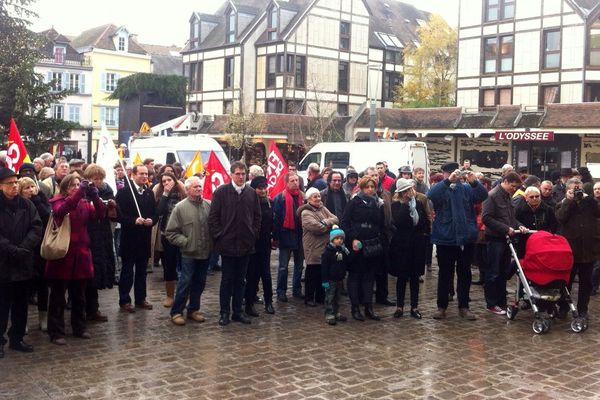 Départ de la marche contre le raciste - Troyes