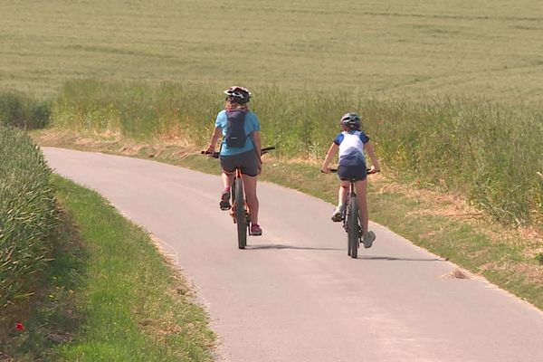 L'eurovélo 4, entre le cap Blanc-Nez et le cap Gris-Nez de la côte d'Opale.