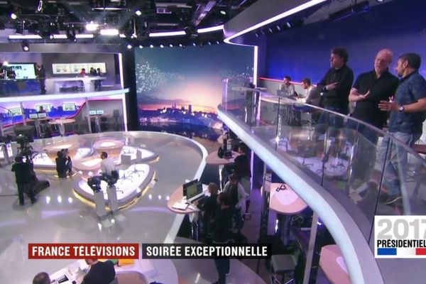 Le plateau de France Télévisions pour la soirée électorale du 1er tour de l'élection présidentielle