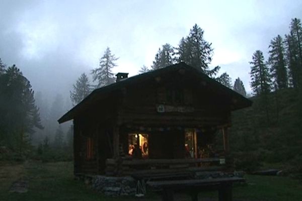 Le refuge des Adus : Situé à 2163 métres d’altitude