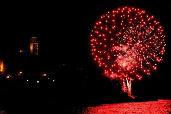 14/07/14 - Le feu d'artifice vue de la mer au large de la citadelle de Bastia