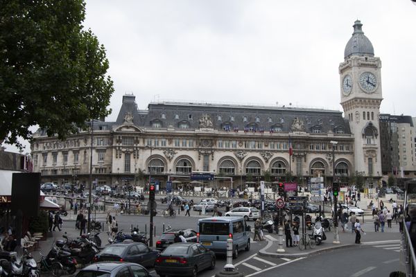 La gare de Lyon, d'où partent les trains vers le sud-ouest, l'Est, l'Espagne, l'Italie et la Suisse, a été la scène d'une attaque à l'arme blanche, ce samedi 3 février.