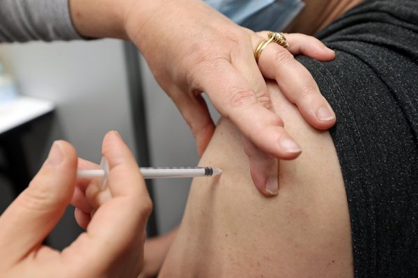 Le vaccinodrome de Clermont-Ferrand monte en puissance à compter du 10 mai pour accueillir les personnes de plus de 50 ans, qui seront alors éligibles. 