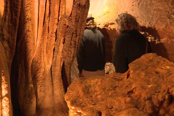 Le gouffre de La Fage à 25 mètres de profondeur attire des visiteurs avides de fraîcheur