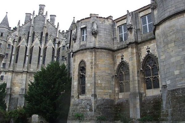 La partie arrière du palais de justice de Poitiers