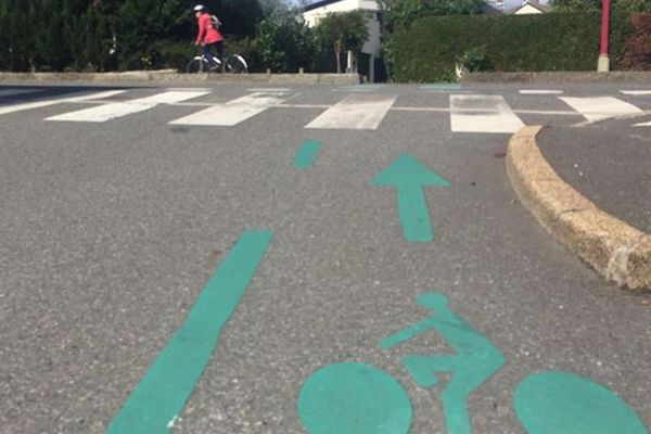 Piste cyclable à Rennes.