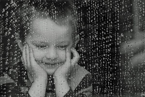 Un temps à regarder la pluie derrière la fenêtre...