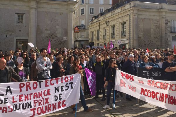 Les travailleurs sociaux mobilisés à Angers le lundi 15 mai 2017