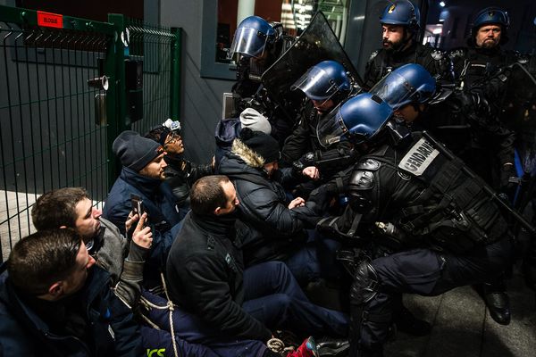 Lors de la mobilisation des surveillants à Vendin. 