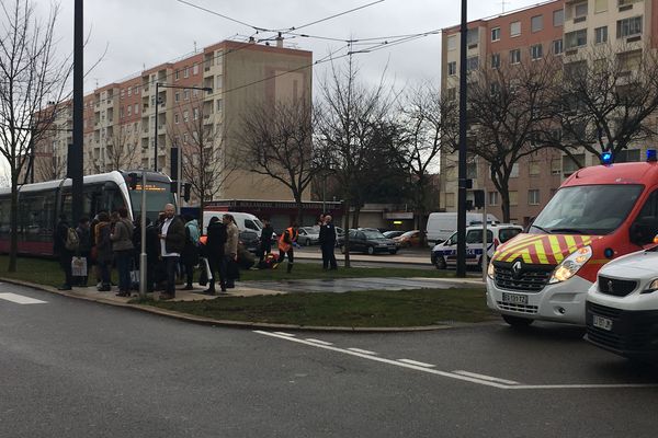 Le trafic de la ligne T2 du tramway de Dijon a été perturbé pendant près d'une heure après un accident.