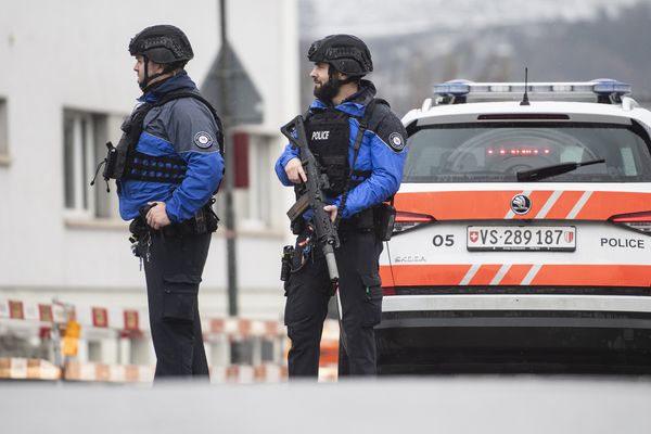 Illustration. La police cantonale du Valais a déployé un important dispositif pour tenter de retrouver dix jeunes évadés du centre éducatif fermé du Pramont, en Suisse.