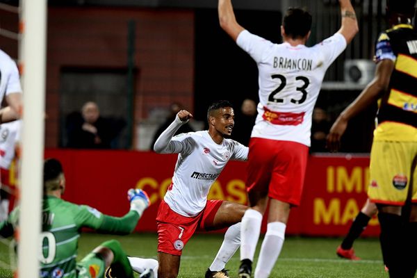 Victoire 1-4 pour Nîmes, qui jouait sur la pelouse d'Orléans.