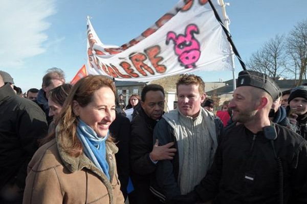 Lors de sa visite au Mont-Saint-Michel ce dimanche matin, Ségolène Royal a rencontré des salariés des abattoirs AIM