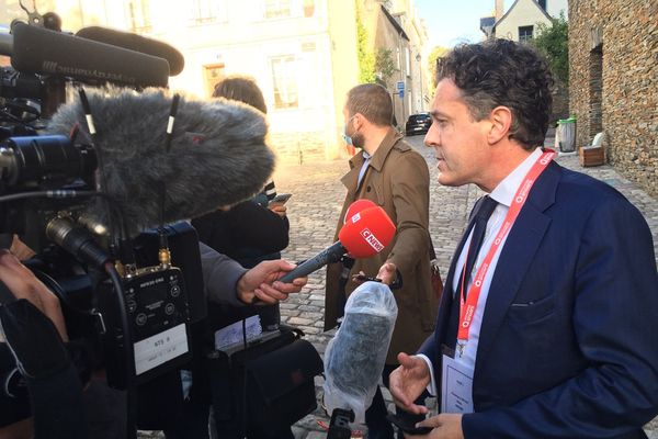 Christophe Béchu ce matin, avant l'arrivé d'Edouard Philippe