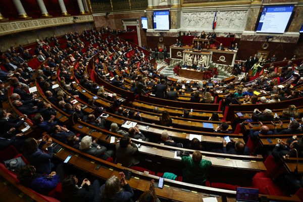 Le 19 décembre 2023, les députés ont adopté le projet de loi immigration