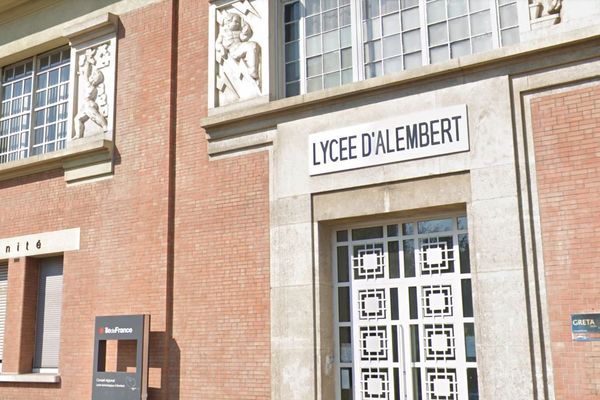 Le lycée professionnel d'Alembert se situe à Aubervilliers en Seine-Saint-Denis (illustration). 