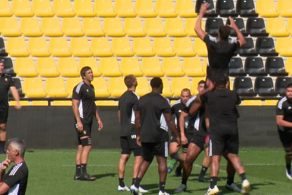 Les joueurs du Stade Rochelais à l'entraînement avant d'affronter Perpignan