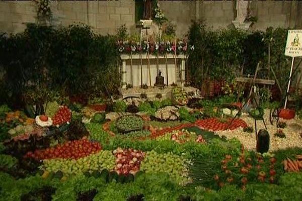 L'église du Sacré Coeur à Rouen, décorée de fruits et légumes. 