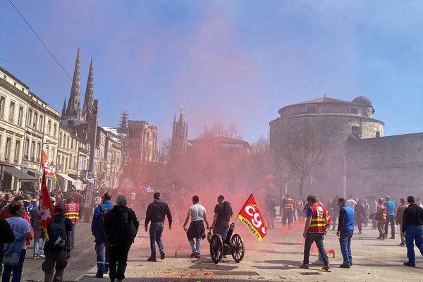 A Bordeaux, la onzième mobilisation se déroule pour l'instant dans le calme.