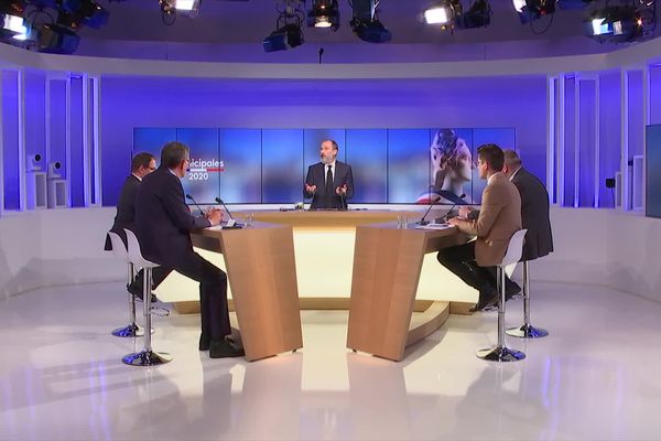 Les quatre candidats en lice pour le 2e tour des municipales à Maubeuge sur le plateau de France 3 Nord Pas-de-Calais