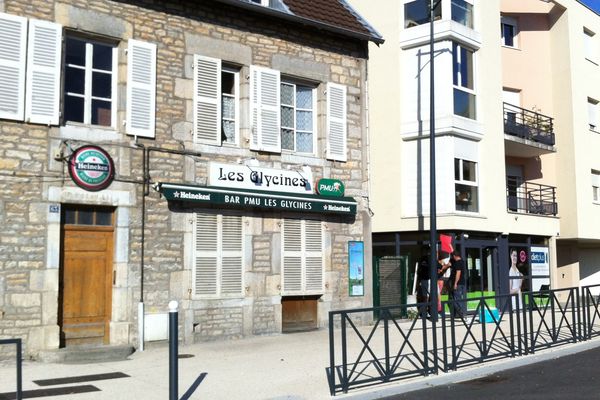 Le bar victime d'un braquage la nuit dernière