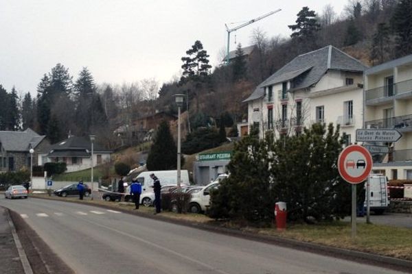 La voiture a été retrouvée sur un parking au bord du lac Chambon.