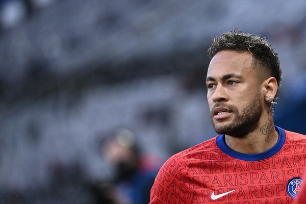 La star brésilienne a prolongé son contrat au PSG jusqu'en 2025.