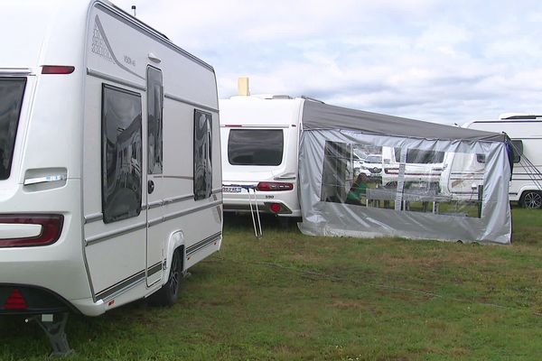 Les 500 familles s'installent ici à Chanteheux pour un rassemblement évangélique régional va durer deux semaines.