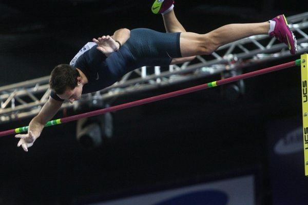 Renaud Lavillenie, après son saut à 6m16 à Donetsk en Ukraine.