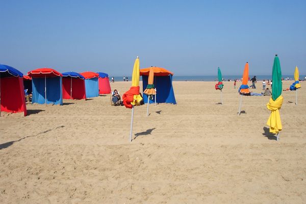 Une plage de soleil à Deauville pour ce SAMEDI.