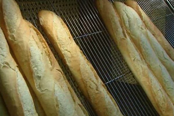 Pour une baguette achetée, une baguette gratuite offerte à une personne en difficulté : l 'idée généreuse d'un boulanger, à Béziers,