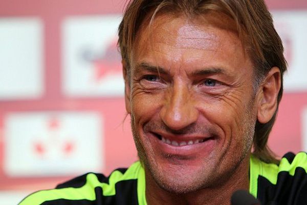 Hervé Renard pense jouer en 4-3-3. "La configuration dans laquelle nous serons le plus solide" selon lui.