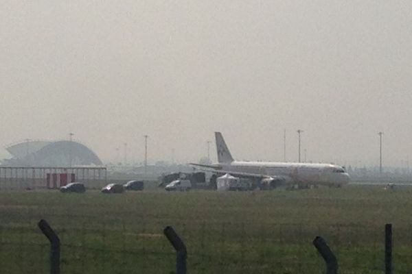 A321 embourbé en bout de piste à l'aéroport de Lyon Saint-Exupéry