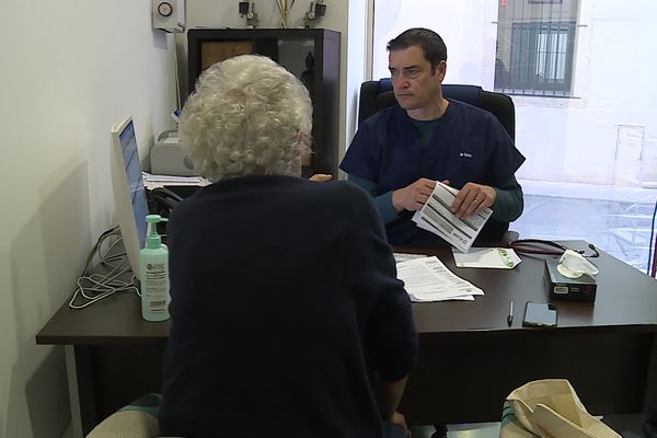 Médecin généraliste à Nîmes depuis 20 ans, David Costa s'inquiète de l'avenir de sa profession. Mardi 28 mai 2024.