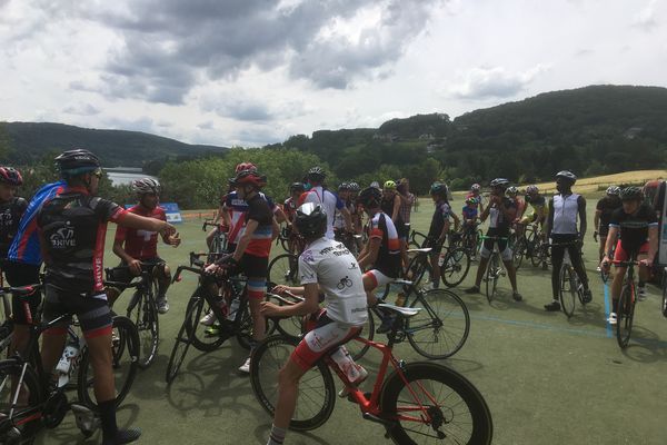 Des triathlètes au lac du Causse (juin 2019)