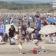 Pendant le week-end de l'Ascension, une forêt de parasols s'est emparée des plages de la Grande-Motte. Dimanche 12 mai 2024.