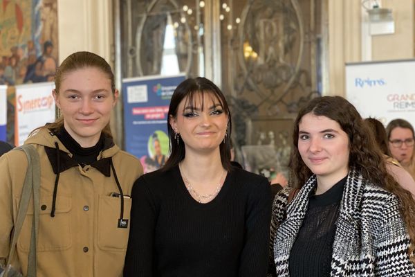 Lilou, Lise et Cheyenne effectuent leur service civique à la ville de Reims