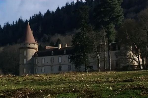 Le château de Bazoches, emblématique dans le paysage Haut-Nivernais