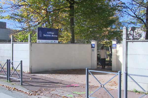 Collège Sainte-Anne déjà visé par des inscriptions.