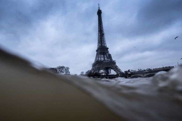 La Seine et la Tour Eiffel, le 7 janvier 2018.