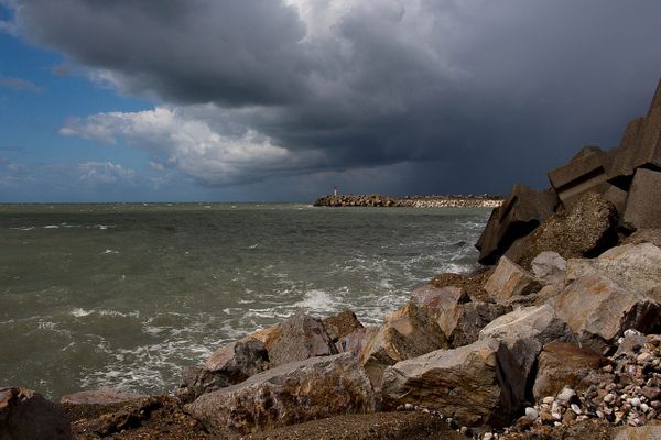 "Quand le grain arrive...", à l'horizon de St-Jouin-Bruneval, en Seine-Maritime.