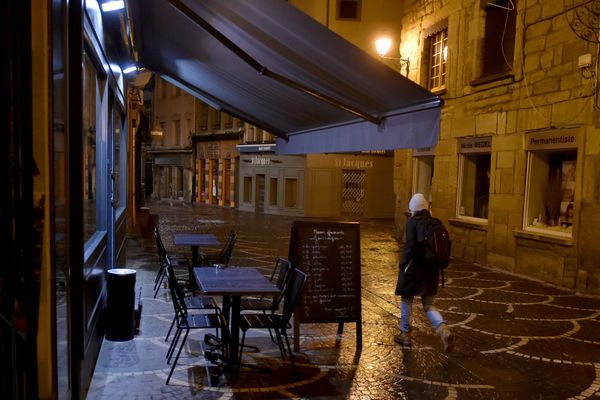 Les restaurants fermeront désormais dès 22 heures. Photo d'illustration