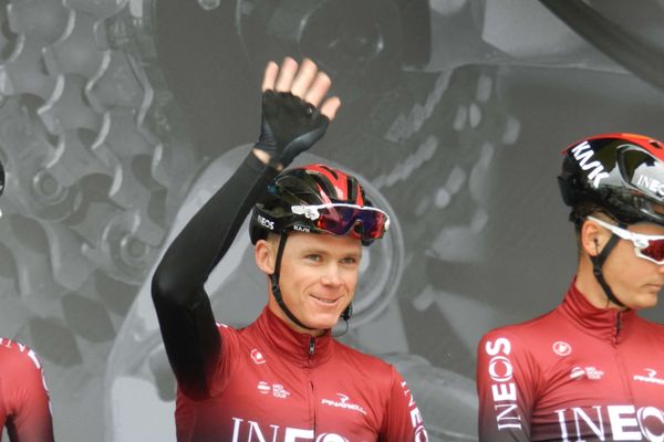 Christopher Froome a quitté discrètement, le 20 juin, le CHU de Saint-Etienne où il avait été admis et opéré après une lourde chute lors du Critérium du Dauphiné 2019. 