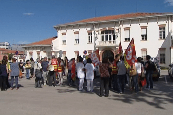 Les agents hospitaliers en grève à l'Hôpital. Perpignan, le 9 octobre 2014.