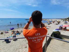 Palavas (Hérault) - les sauveteurs en mer de la SNSM surveillent les plages et la baignade - juillet 2024.