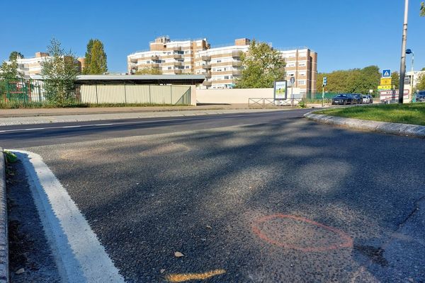 Une collision a eu lieu mardi 6 septembre entre un jeune homme âgé de 16 ans et une voiture de police à Elancourt.