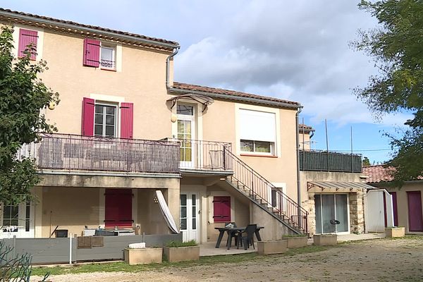 Alès (Gard) - Un homme de 25 ans a été retrouvé mort chez lui, mardi après-midi. La police a arrêté un Marseillais de 35 ans, il est suspecté du meurtre - 19 novembre 2024.