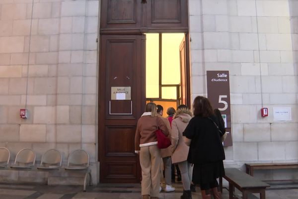 Il a été condamné par le tribunal de Pau hier.